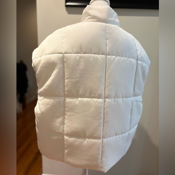 Nike puffer Vest - Picture 7 of 9